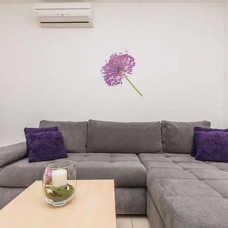 Tolle Mit Terrasse Und Meerblick Apartment *