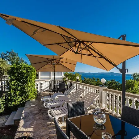 Tolle Mit Terrasse Und Meerblick Apartment Crikvenica