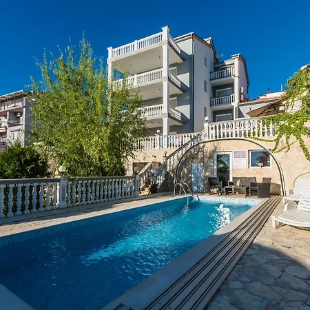 Tolle Mit Terrasse Und Meerblick * Crikvenica