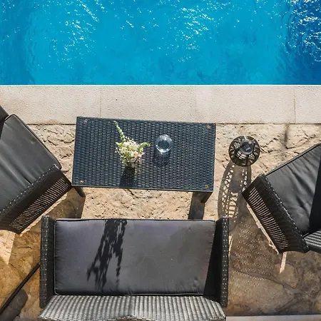 Tolle Mit Terrasse Und Meerblick *