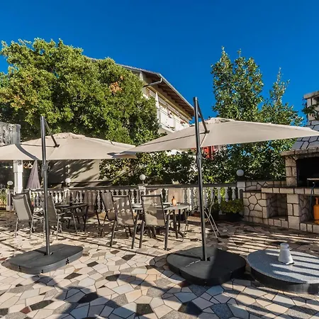 Apartment Tolle Mit Terrasse Und Meerblick